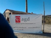 /album/la-bobila-de-viladecans/cartel-de-la-enpresa-desamiantadora-jpg/